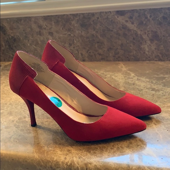 Nine West red color shoes. - Picture 4 of 7